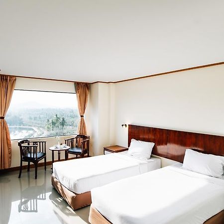Sinkiat Thani Hotel Сатун Екстериор снимка