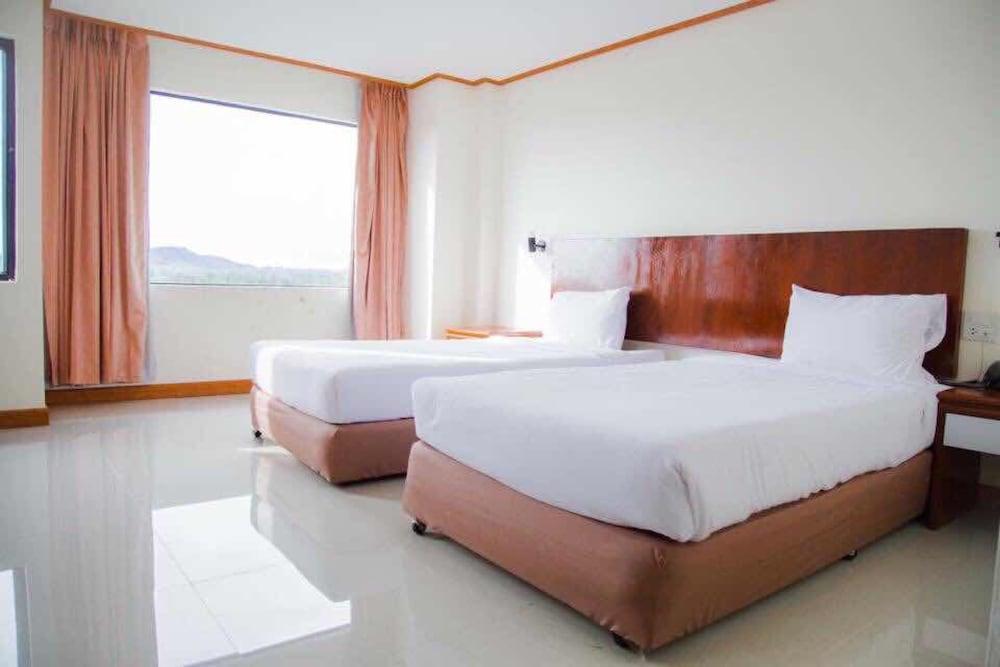 Sinkiat Thani Hotel Сатун Екстериор снимка